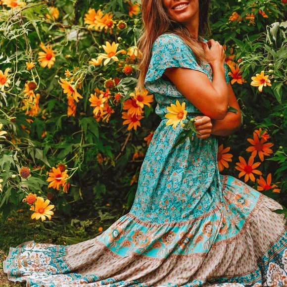 Boho Mint green floral print v neck button ruffle midi dress - Picture 2 of 6